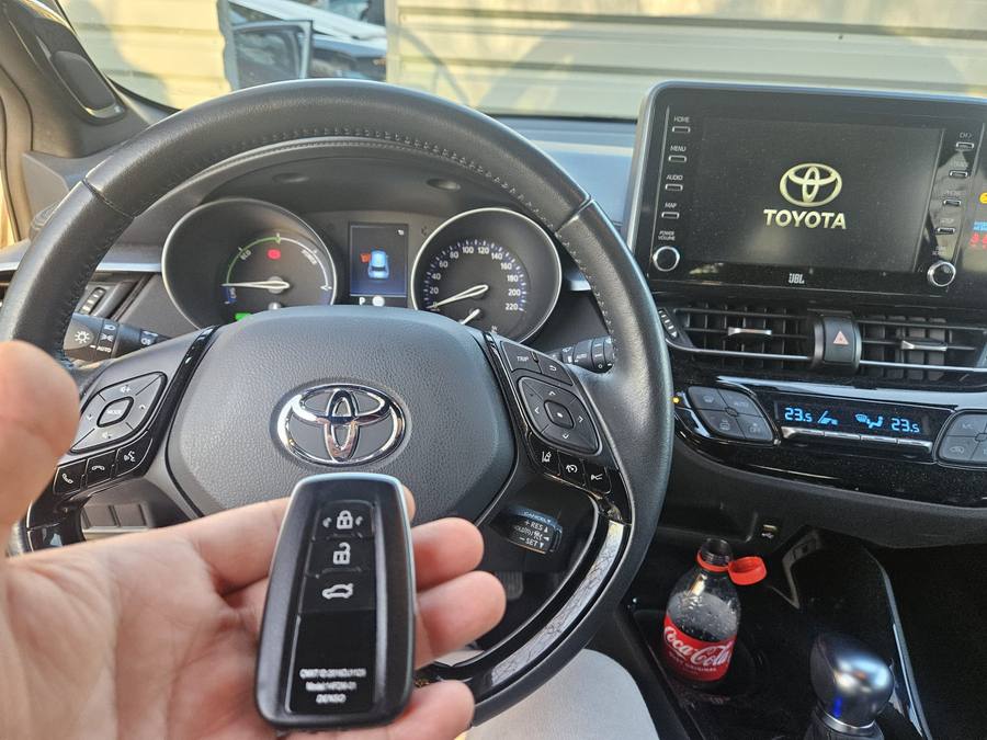 Cheie Toyota hibrid programată